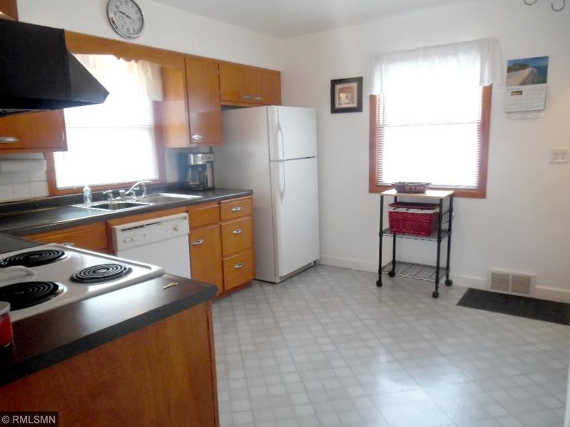 1730 Cottage Ave E, Saint Paul, MN 55106