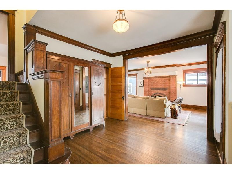 2429 Bryant Ave S, Minneapolis, MN 55405