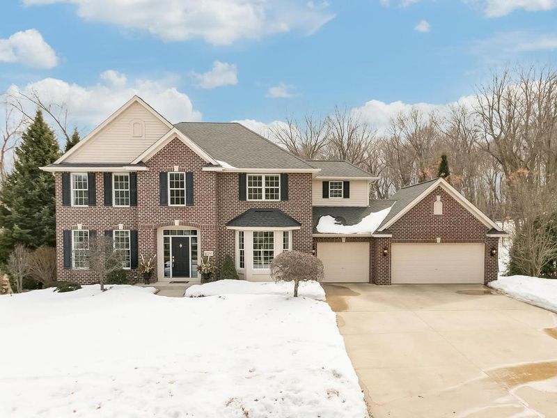 17295 Acorn Rg, Eden Prairie, MN 55347