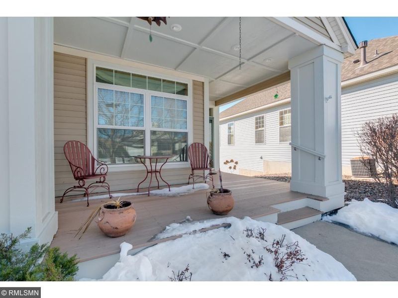 2065 Clover Ct, Chanhassen, MN 55317