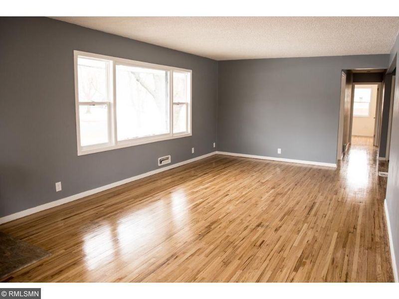 7124 Idaho Ave N, Brooklyn Park, MN 55428