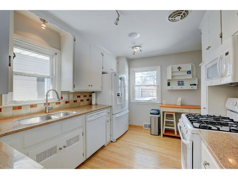 6118 Oliver Ave S, Minneapolis, MN 55419