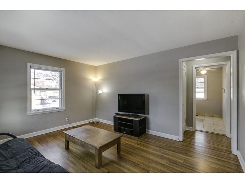 2147 Reaney Ave E, Saint Paul, MN 55119