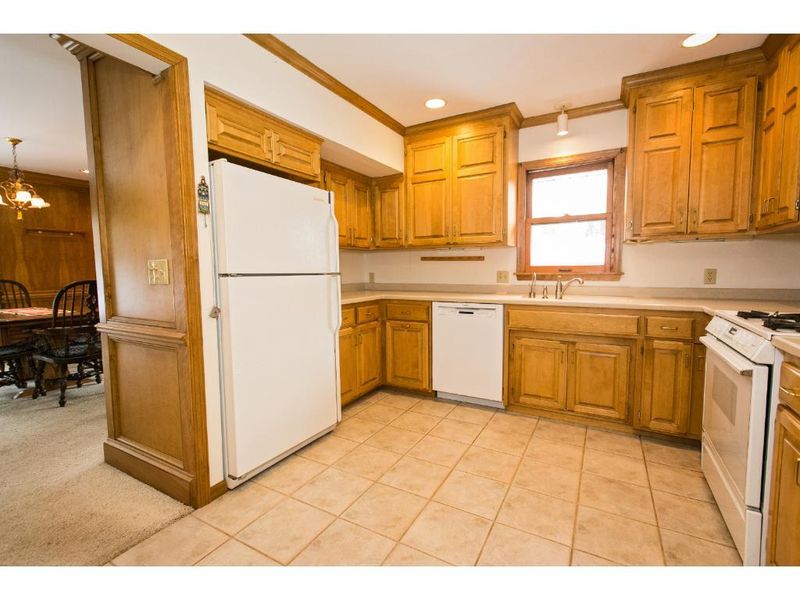 2820 Huron St, Roseville, MN 55113