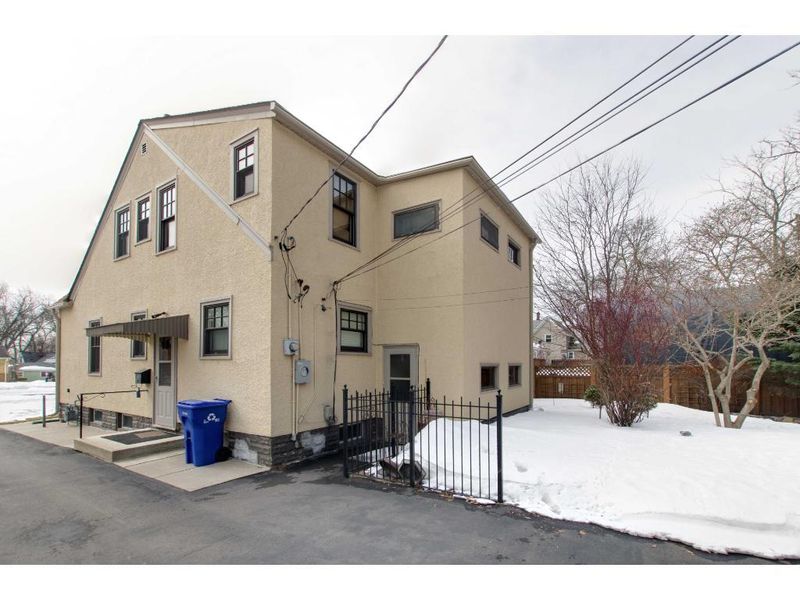 1989 Orange Ave E, Saint Paul, MN 55119