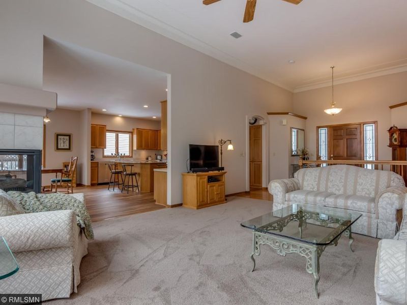1171 Fallbrook Ln, Woodbury, MN 55125