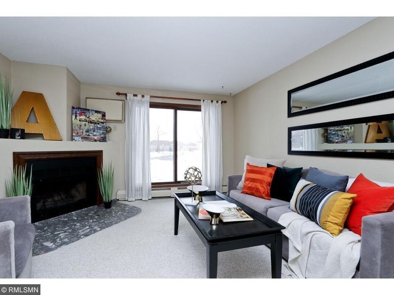 3440 Golfview Dr #125, Eagan, MN 55123