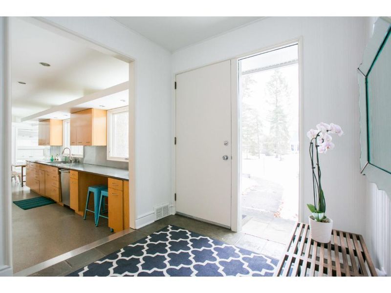 12101 Cambridge Ct, Minnetonka, MN 55305