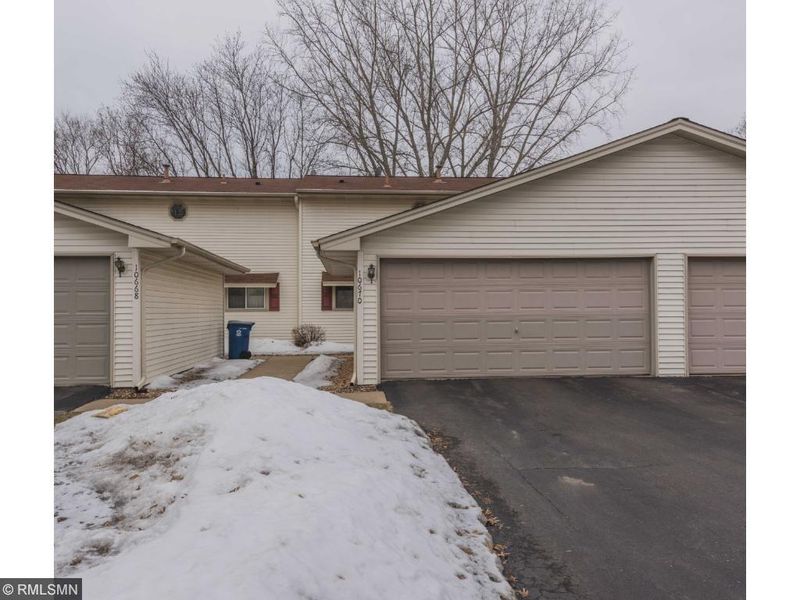 10670 Hummingbird St NW, Coon Rapids, MN 55433