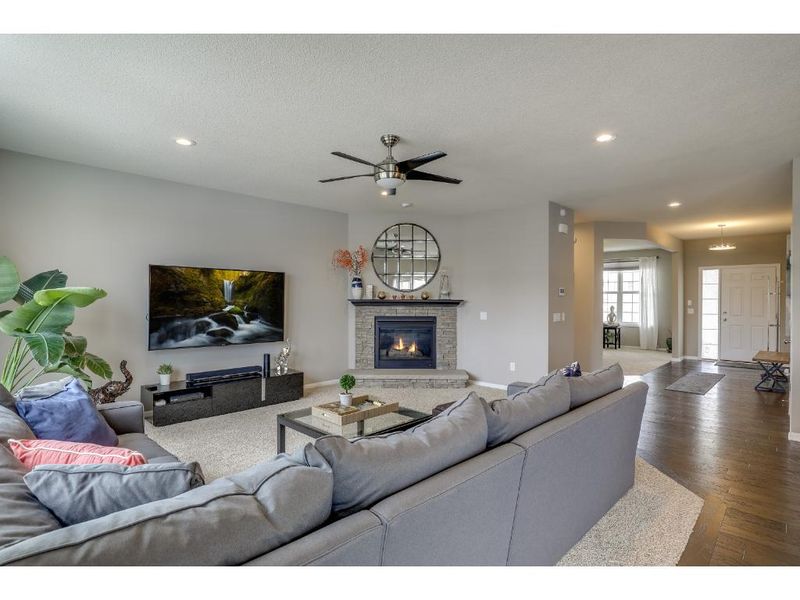 450 14th St NW, New Brighton, MN 55112