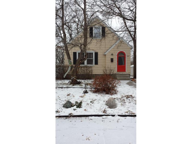 5223 Bryant Ave N, Minneapolis, MN 55430