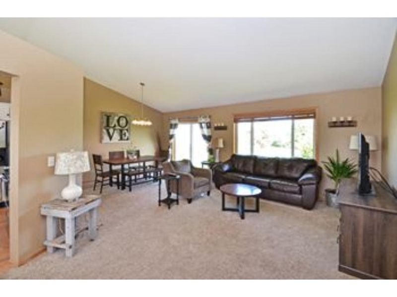 10310 31st Pl NE, Saint Michael, MN 55376