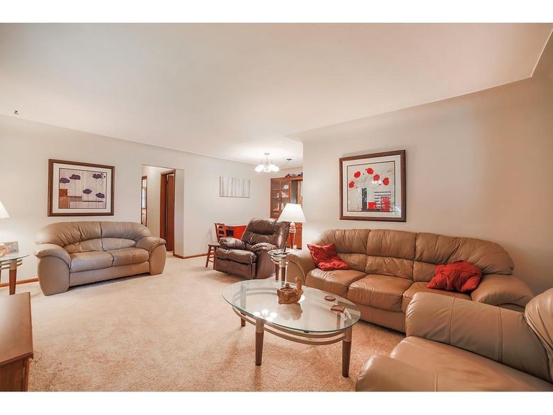 2940 Lilac Dr N, Golden Valley, MN 55422