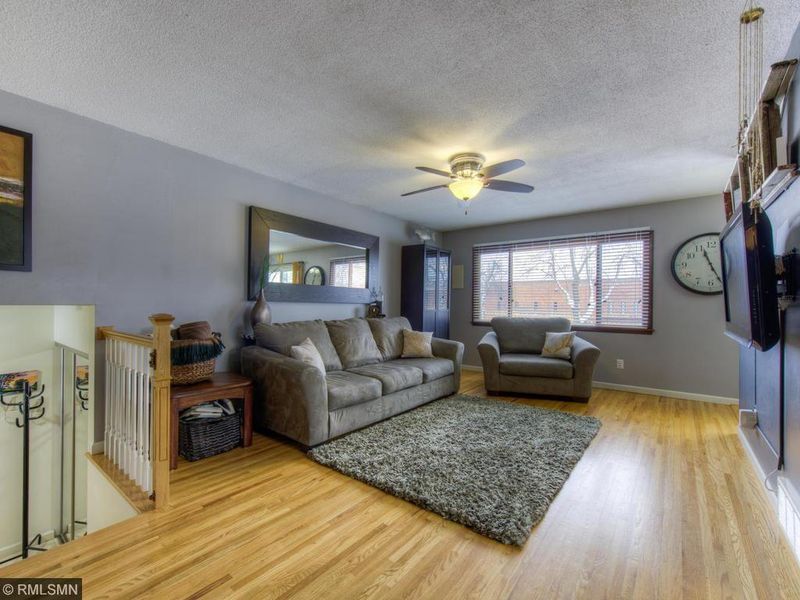 8260 Harkness Rd S, Cottage Grove, MN 55016