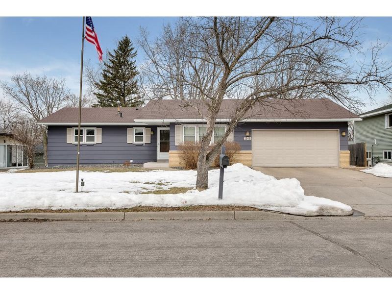 1348 17th St W, Hastings, MN 55033