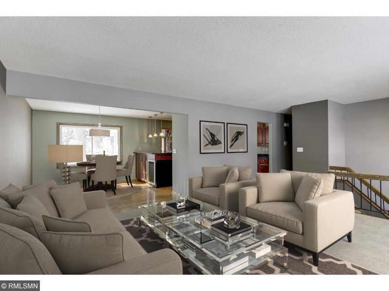9624 Toledo Cir, Bloomington, MN 55437