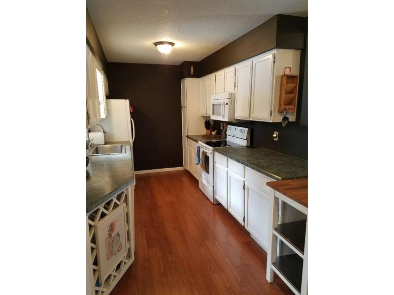 4236 Sequoia Dr, Eagan, MN 55122
