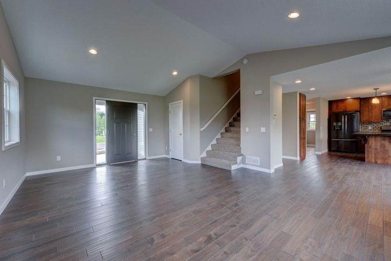 9065 Cheyenne Cir, Waverly, MN 55390