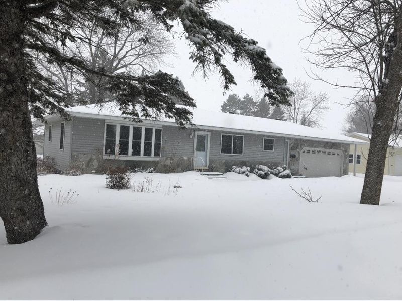 1513 3rd St SW, Wadena, MN 56482