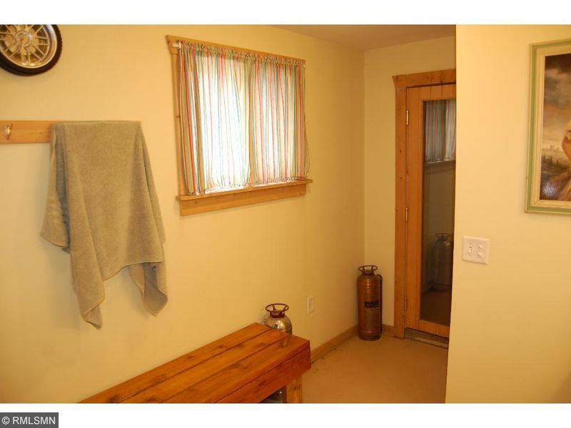 455 4th St SE, Cokato, MN 55321