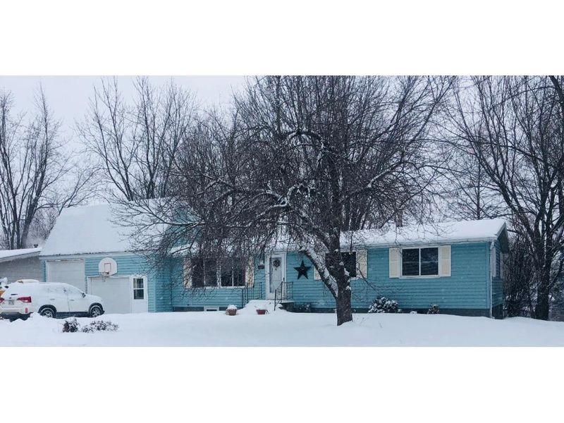 2313 Prospect Ave, Cloquet, MN 55720