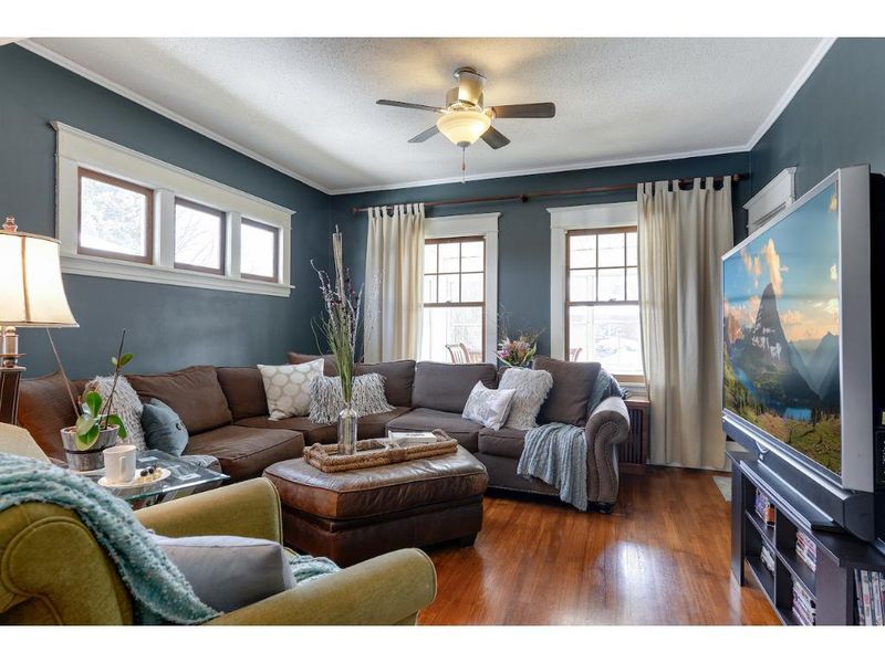 1129 Selby Ave, Saint Paul, MN 55104