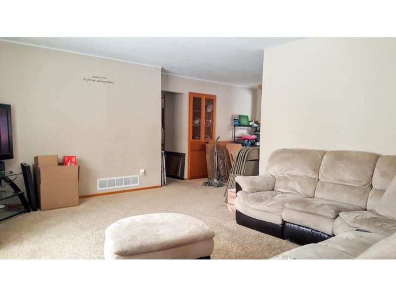 1861 County Road B E, Maplewood, MN 55109