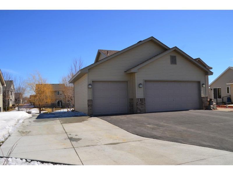 426 9th Ave NE, Lonsdale, MN 55046