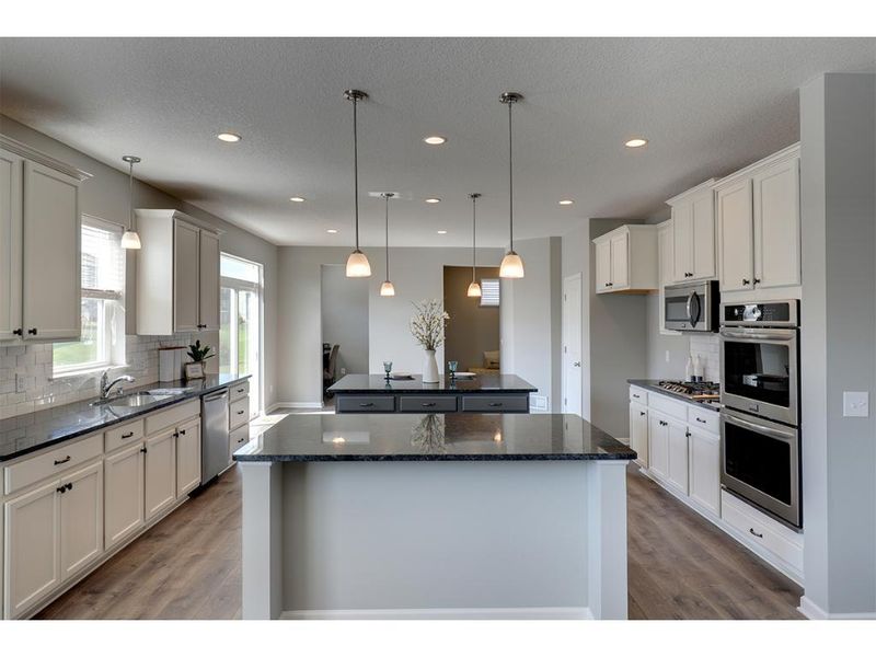 8729 189th St W, Lakeville, MN 55044