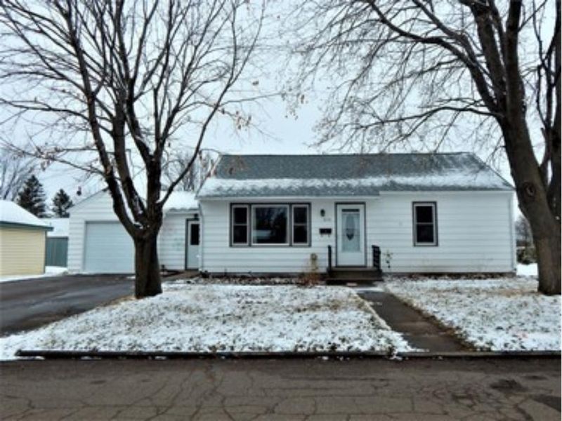 315 7th Ave SE, Pine City, MN 55063