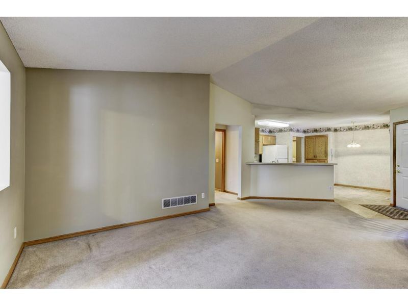 8545 Stratford Ln, Brooklyn Park, MN 55443