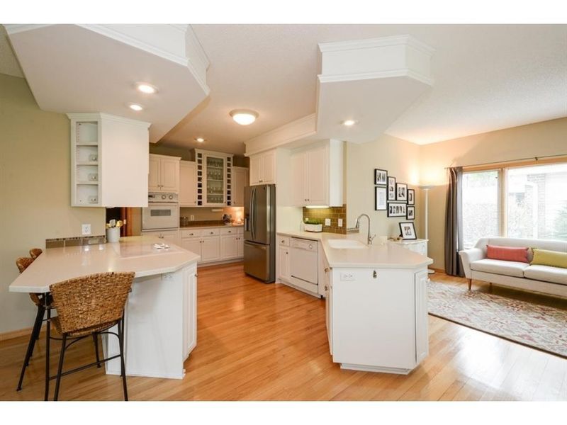 4339 Sean Ct, Eagan, MN 55123