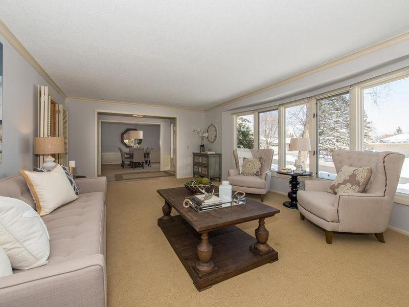 7204 Fleetwood Dr, Edina, MN 55439