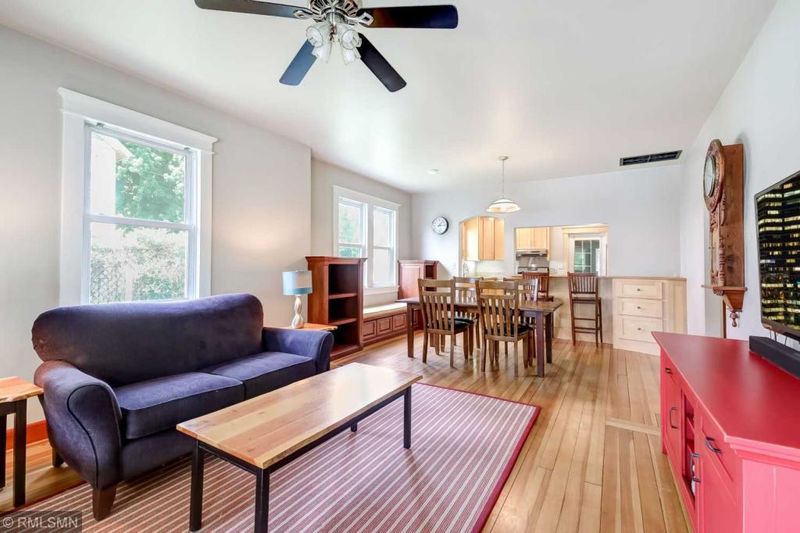 116 N Walnut St, Chaska, MN 55318
