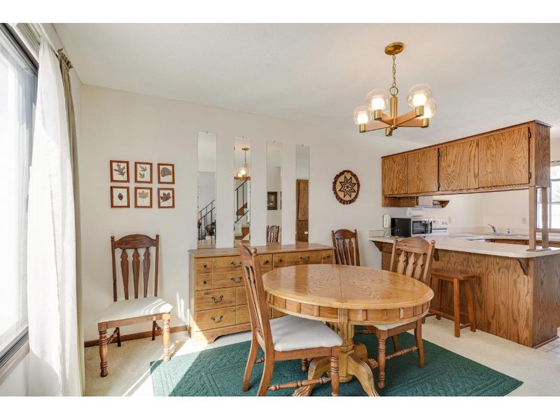 945 Sylvia Ln, Shoreview, MN 55126