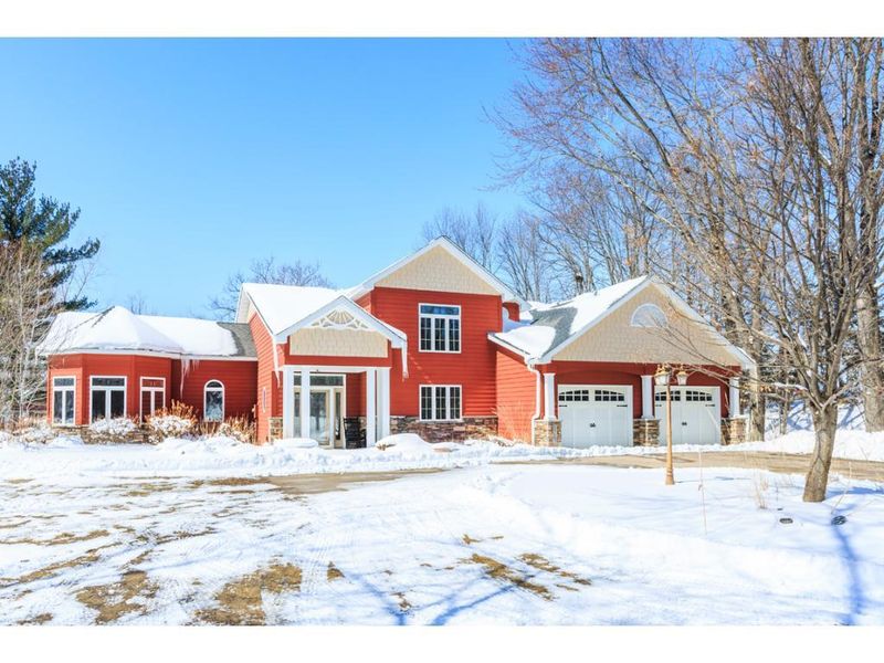 11993 285th St, Lindstrom, MN 55045
