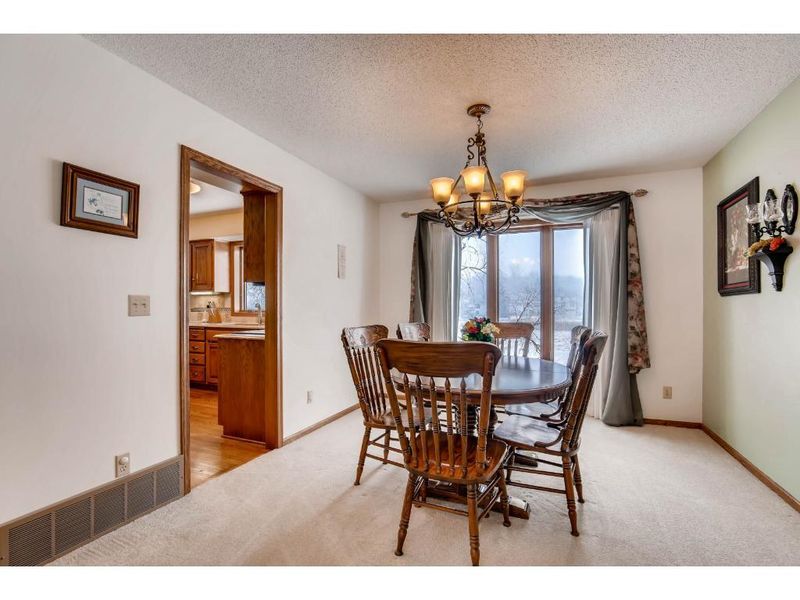 319 Meadowood Ln, Vadnais Heights, MN 55127