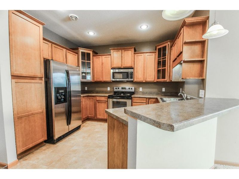 3427 Cherry Ln #B, Woodbury, MN 55129