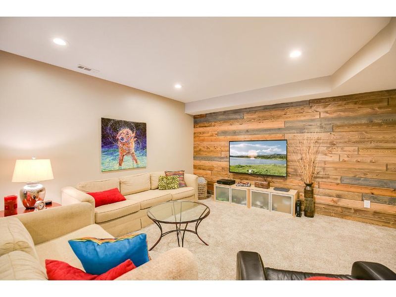 2343 Kelm St, Chaska, MN 55318