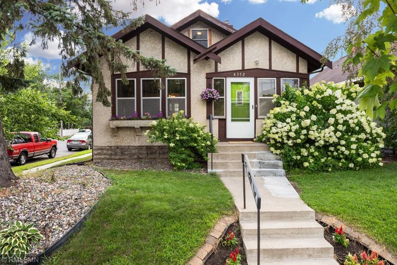 4352 15th Ave S, Minneapolis, MN 55407