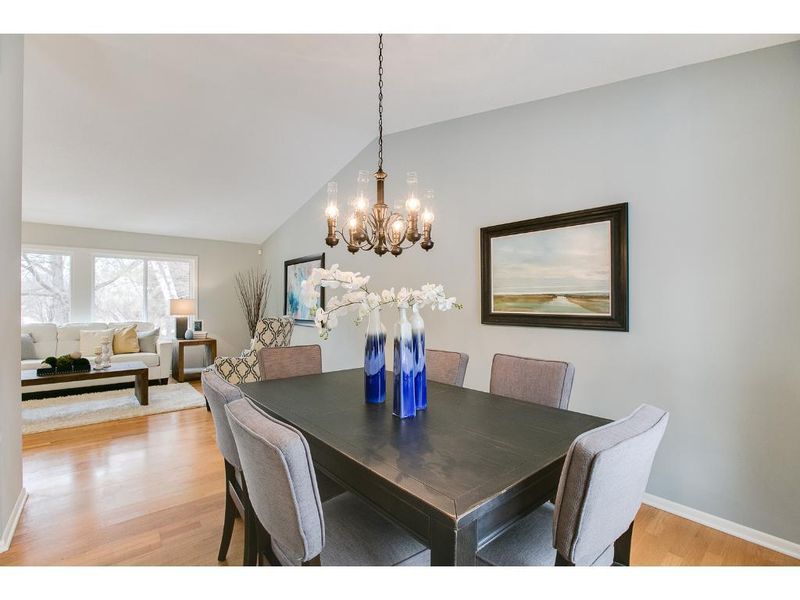 9405 Franlo Rd, Eden Prairie, MN 55347
