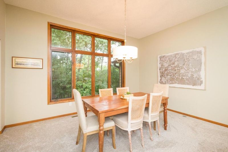 13352 Huntington Dr, Apple Valley, MN 55124