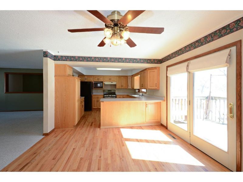 29857 Neal Ave, Lindstrom, MN 55045