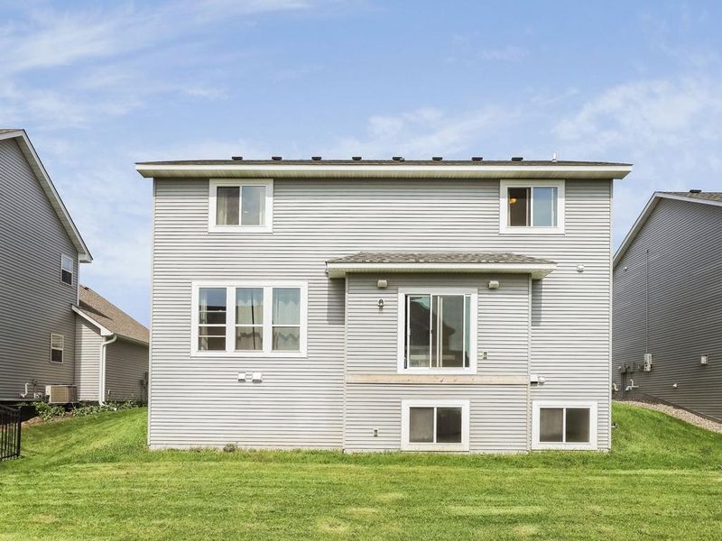 5426 153rd St W, Apple Valley, MN 55124
