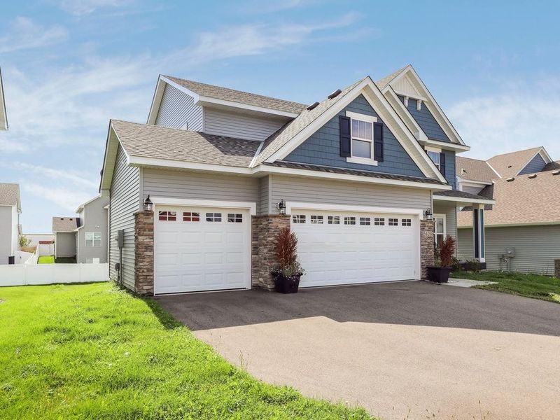 5426 153rd St W, Apple Valley, MN 55124