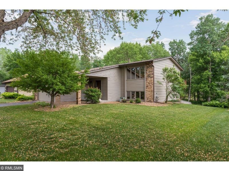 760 Doris Ave, Shoreview, MN 55126