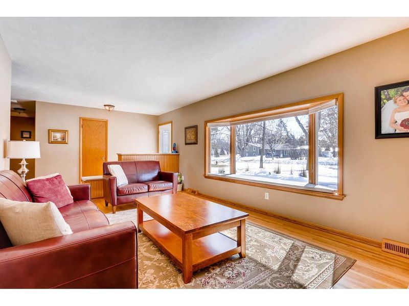 17520 13th Ave N, Plymouth, MN 55447