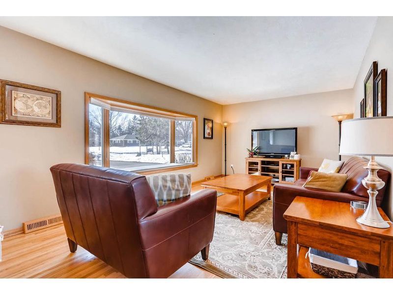 17520 13th Ave N, Plymouth, MN 55447