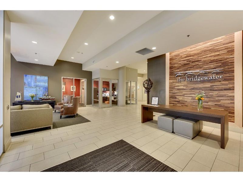 215 10th Ave S #530, Minneapolis, MN 55415