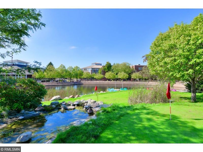 7500 Edinborough Way #3202, Edina, MN 55435